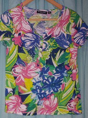 Knit Chic Henley Tropical Floral Top Medium